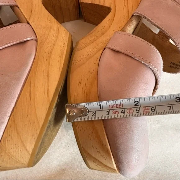 FREE PEOPLE Sz 38 Circle Clog Sandals Wooden Soles Leather Uppers Buckle Closure - Picture 6 of 11
